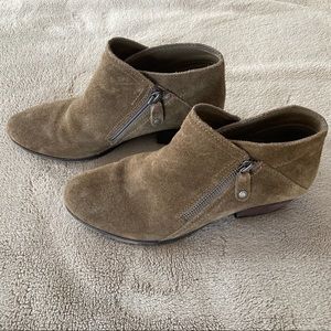 Suede zip up GH Bass co ankle booties size 7